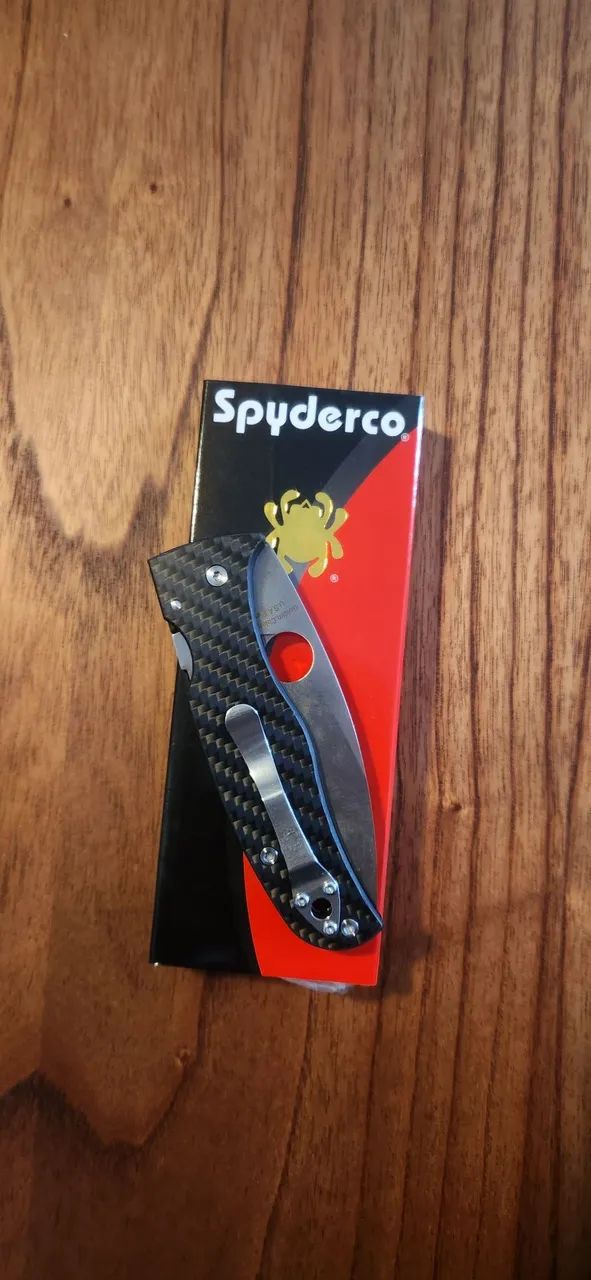 Canivete Spyderco Bodacious carbon