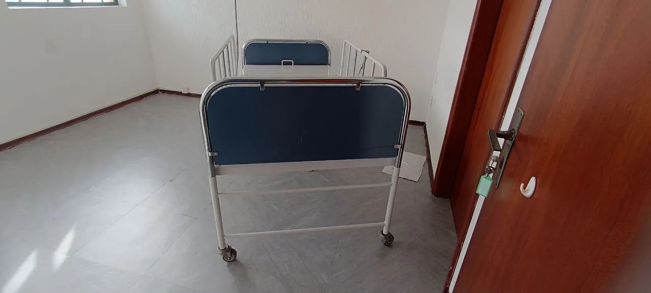 Cama Hospitalar Elétrica semi-nova.  - Foto 3