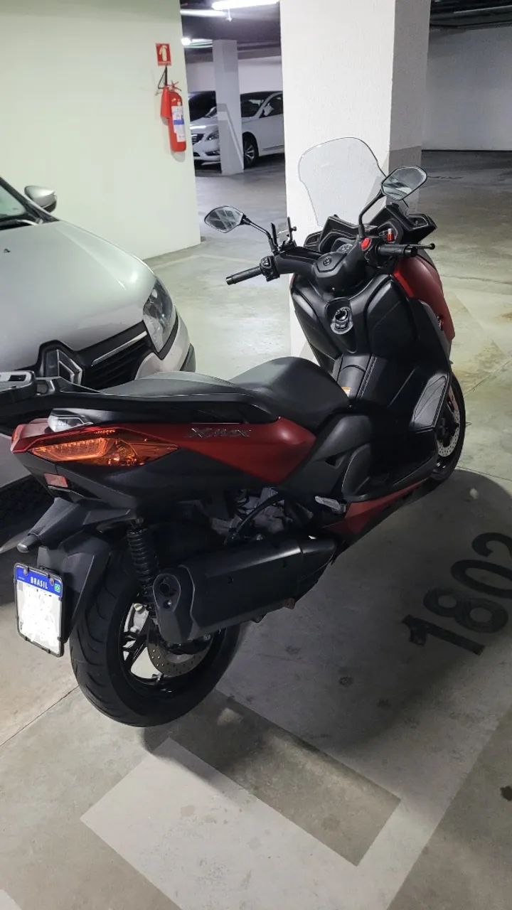 XMAX 250 com acessórios.  - Foto 3
