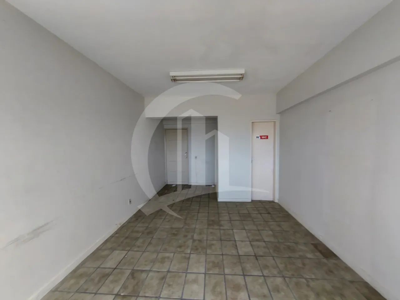 Sala Comercial com 25m² para Locação no Bairro Centro - Foto 3