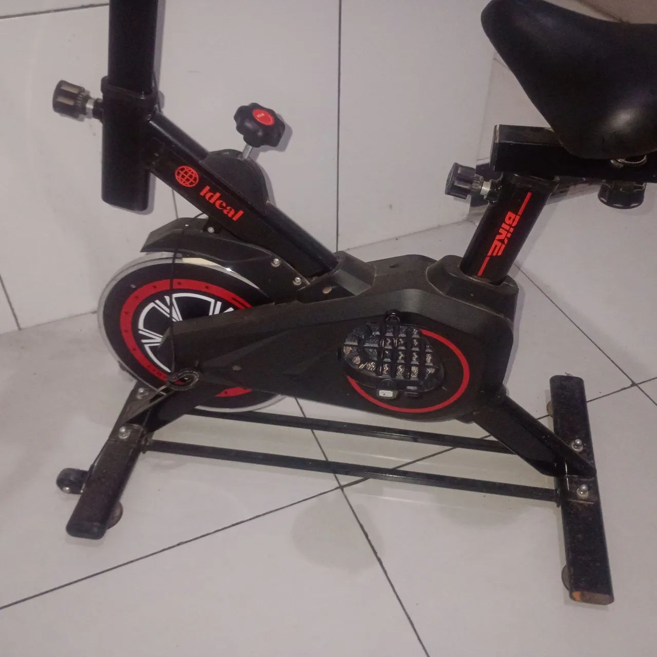Vendo bicicleta ergométrica  - Foto 3