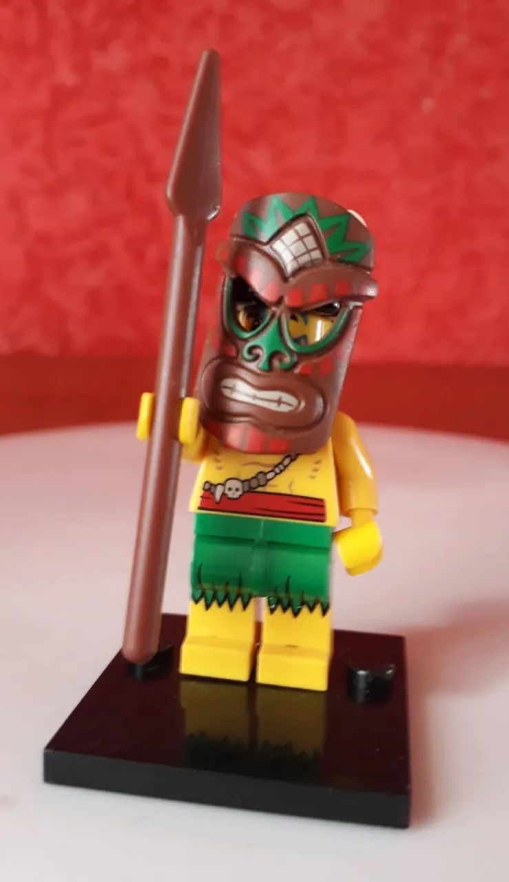 INDISPONIVEL          BONECO LEGO AMARELO COM MÁSCARA 