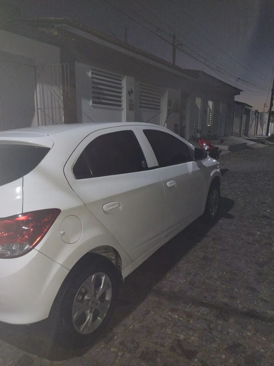 Chevrolet Onix JOY Hatch 1.0 8V Flex Mec. 4P 2018 - Foto 4
