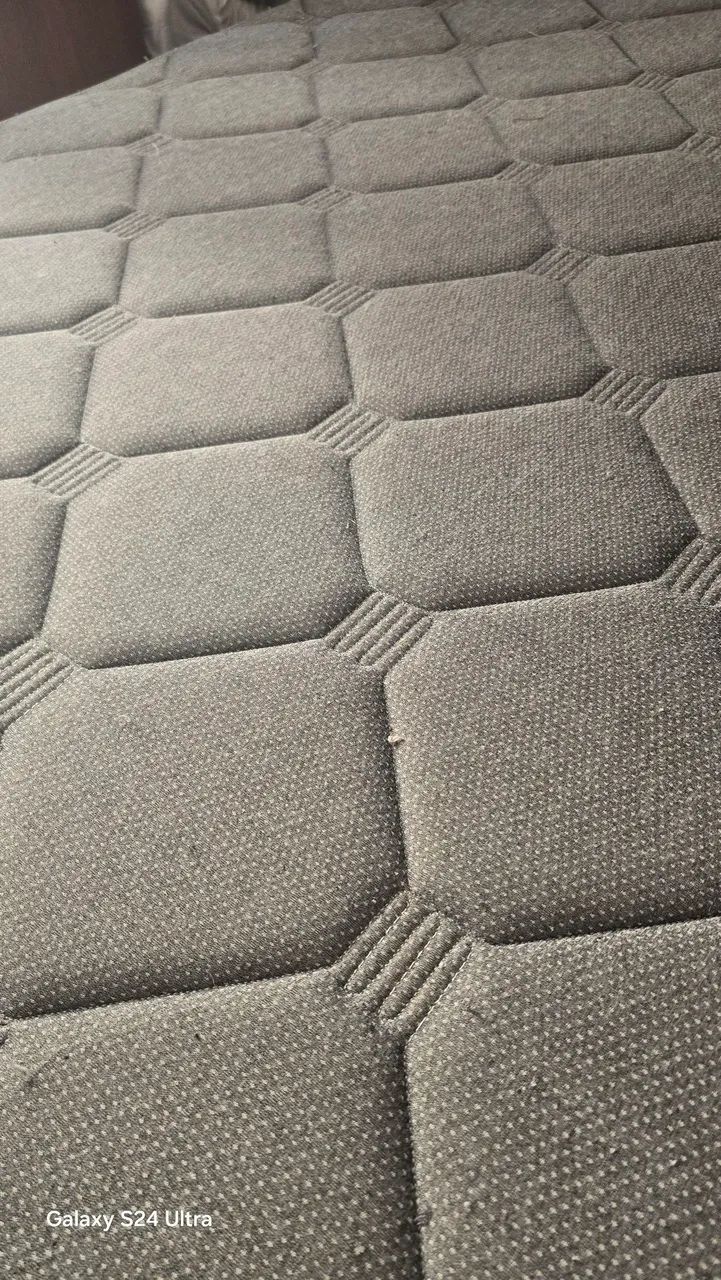 URFENTE Cama box casal. Colchão ortopédico excelente