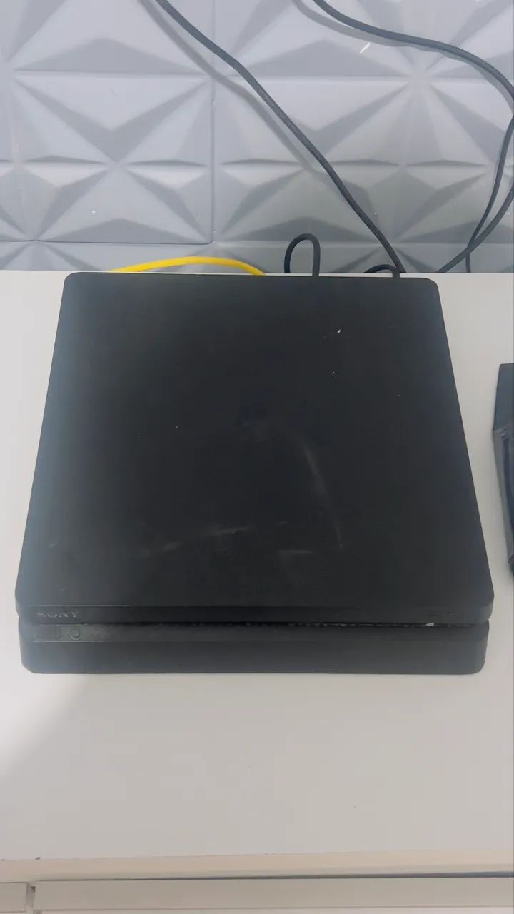 Ps4 com 3 controles  - Foto 2