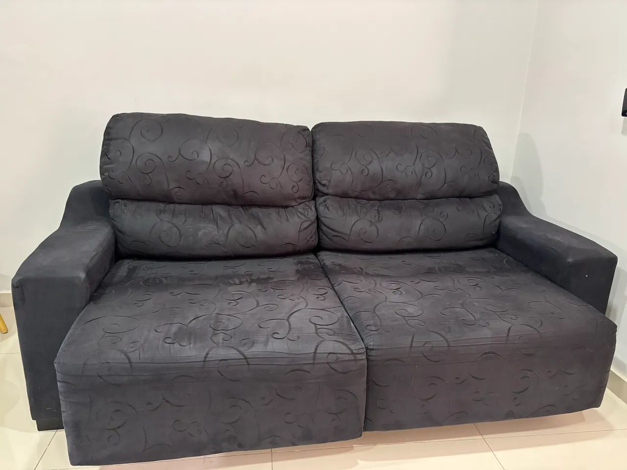 Conjunto de sofás- 2 e 3 lugares. Interessados chama ZAP: *