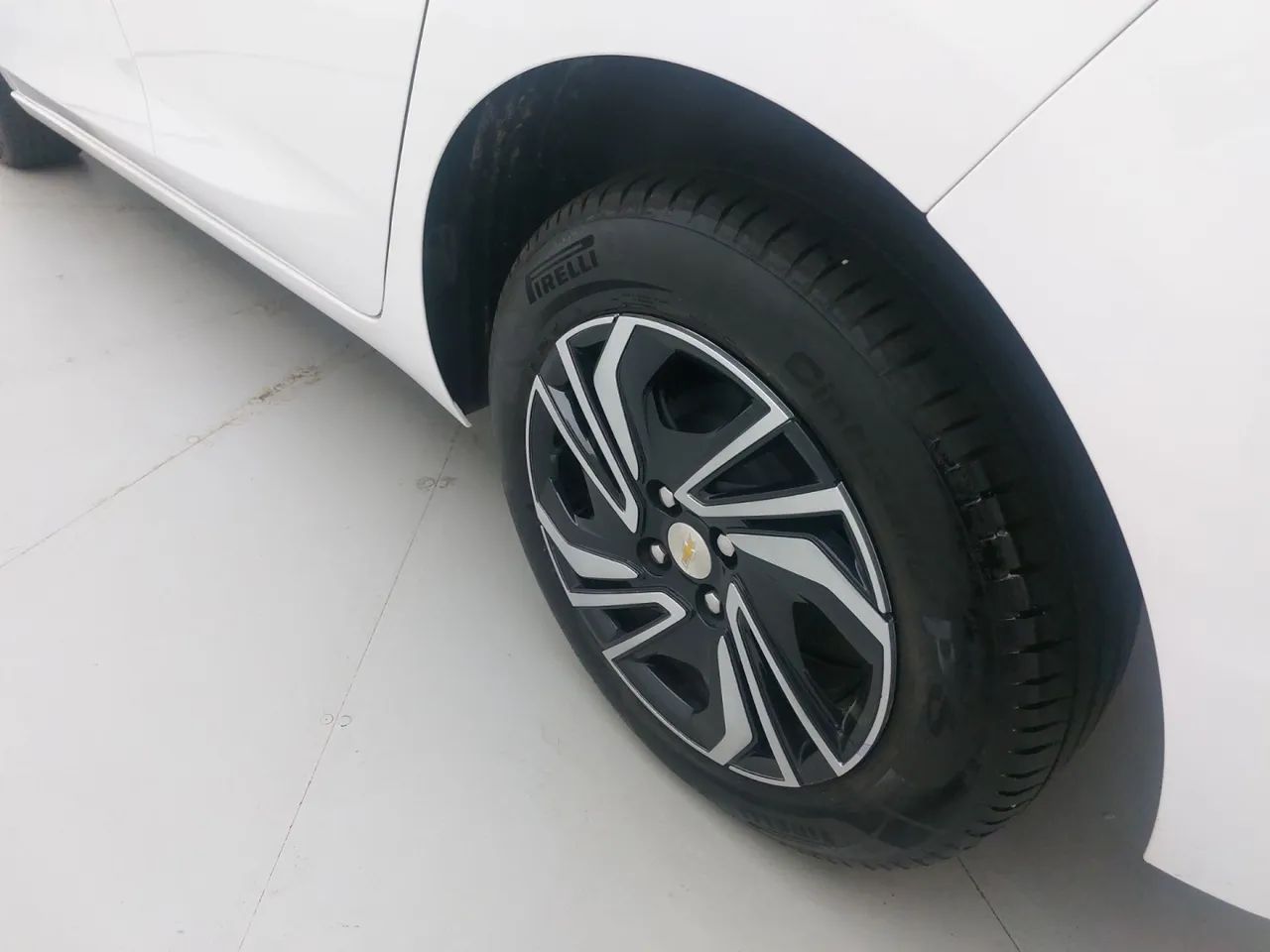 Chevrolet Onix Hatch 1.0 12V Flex Mec. 4P, foto 11 de 18