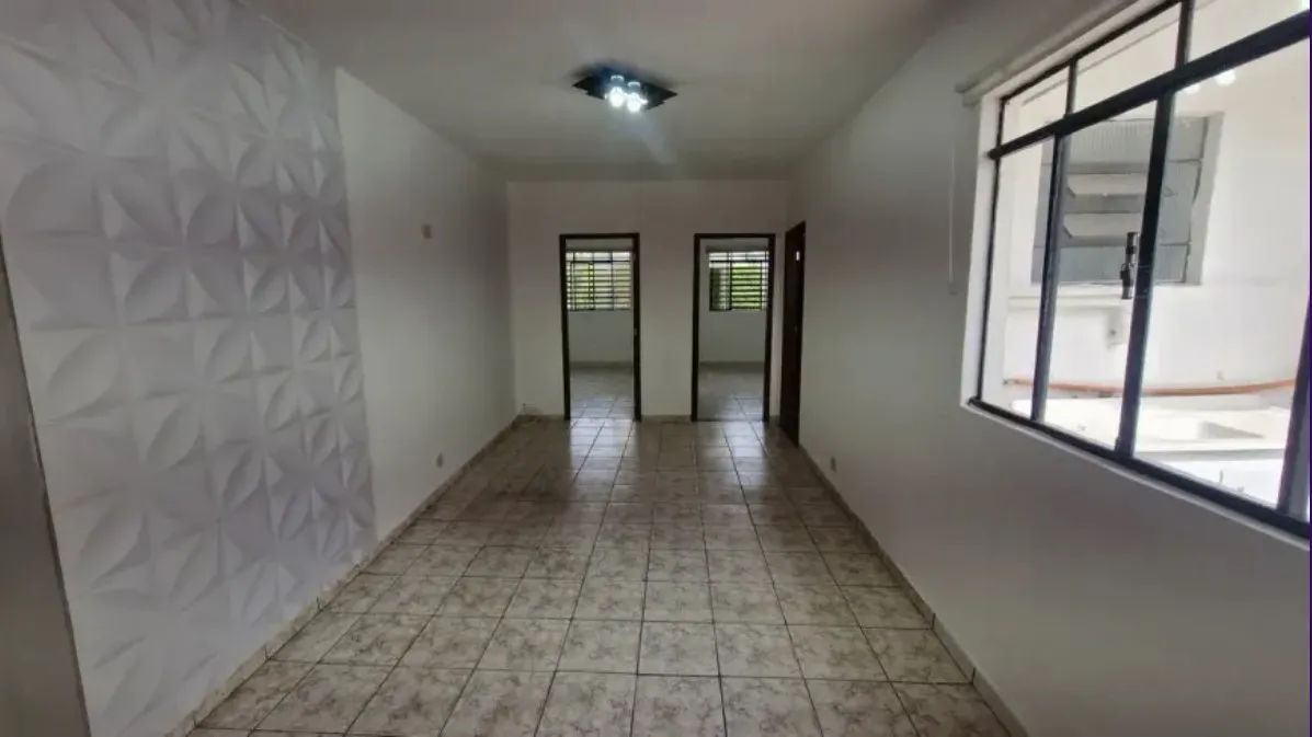 Casa comercial para locação em Osasco - Imóvel no Km 18 com 2 quartos, 1 banheiro e 80m² d