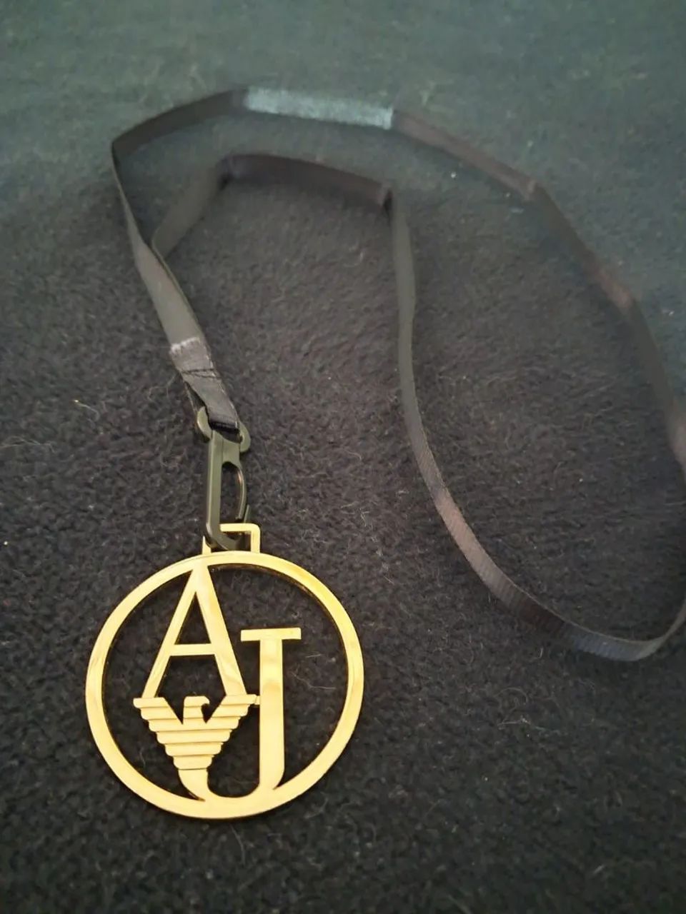 pingente em metal original Armani  - Foto 3