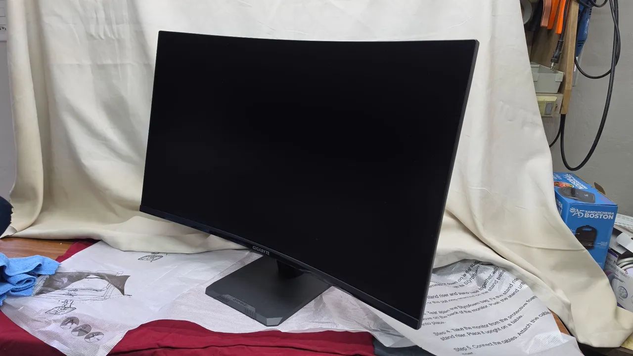 Monitor Gigabite 31,5" 165hz 1ms 2k - Foto 3