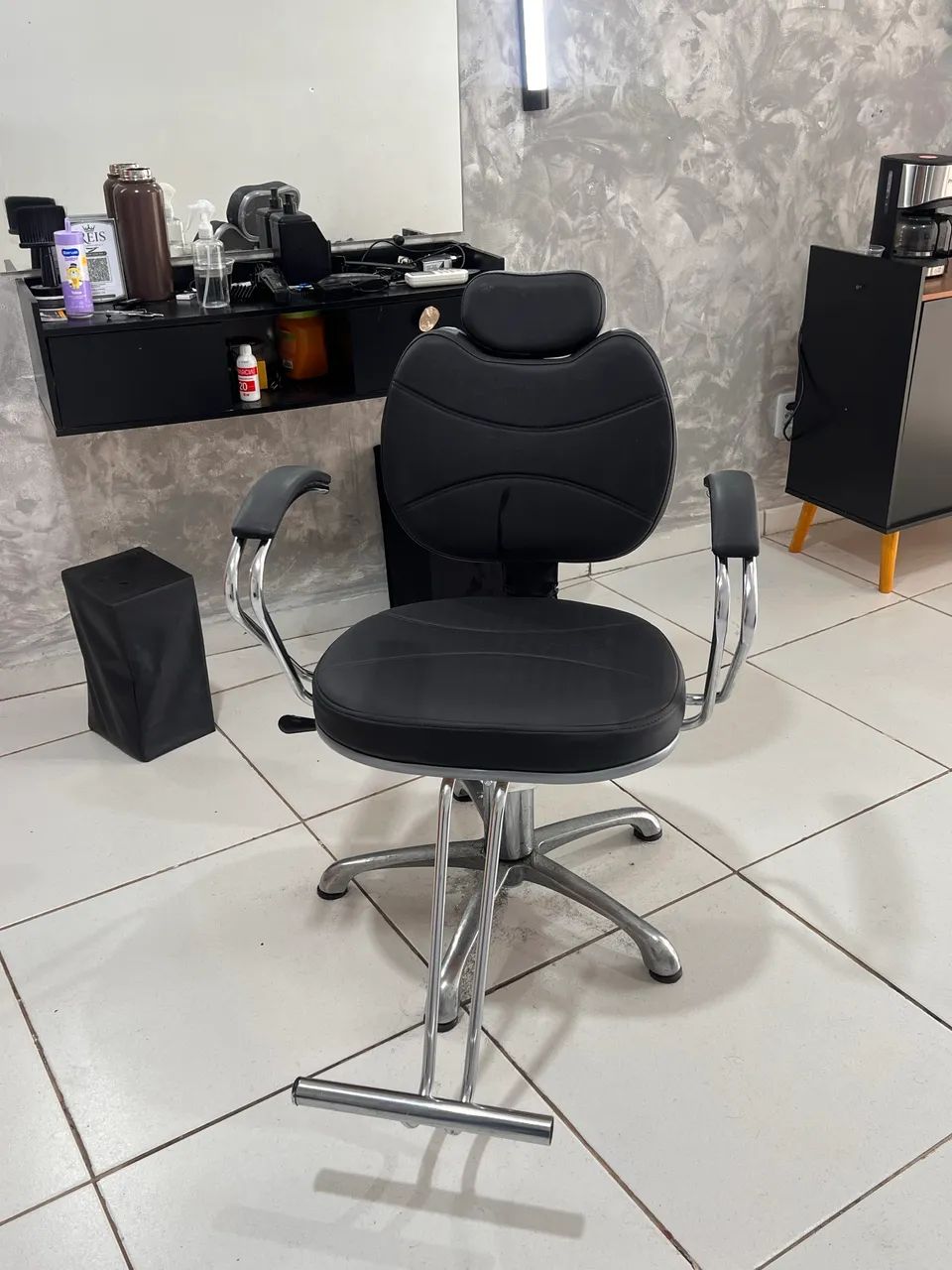 Vendo cadeira de barbeiro 