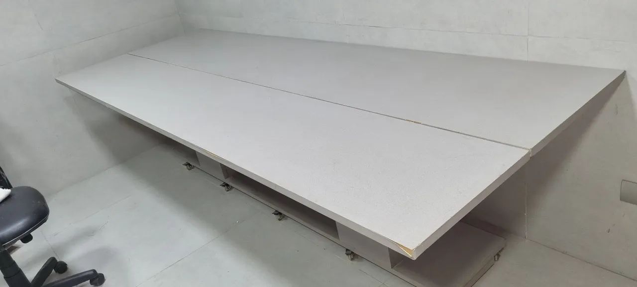 Mesa Dobrável com rodízios