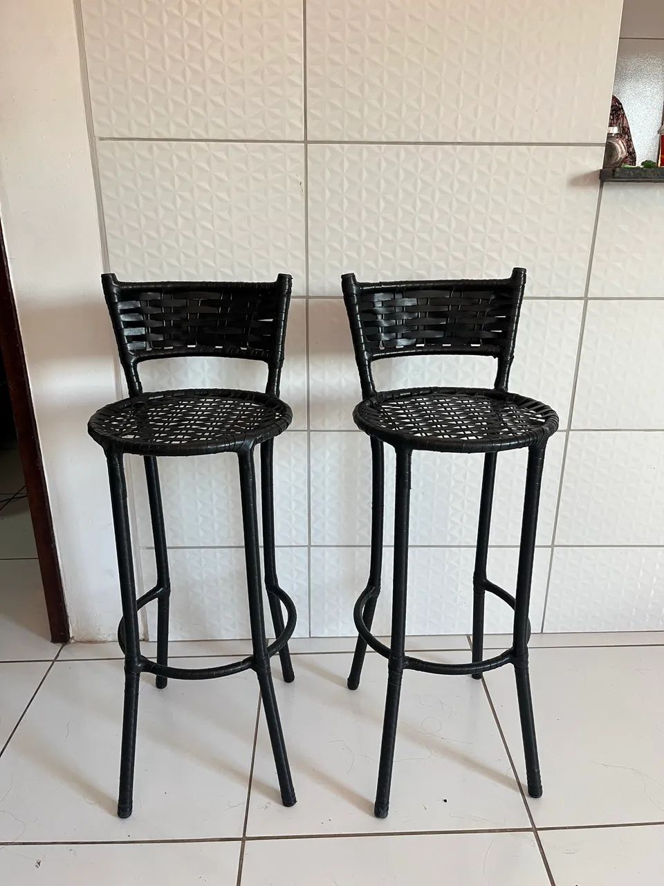 Vende- se 2 cadeiras bancadas  - Foto 3