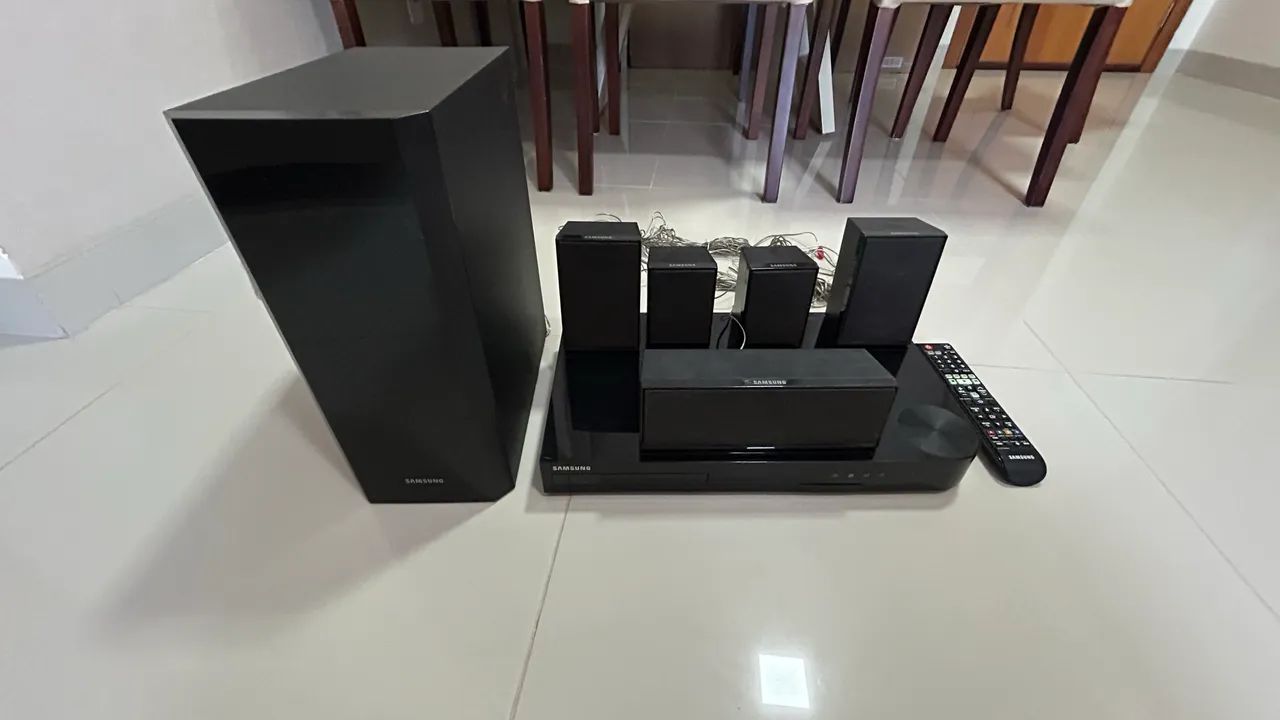 Home theater 3D Samsung  1000W RMS Bluetooth 