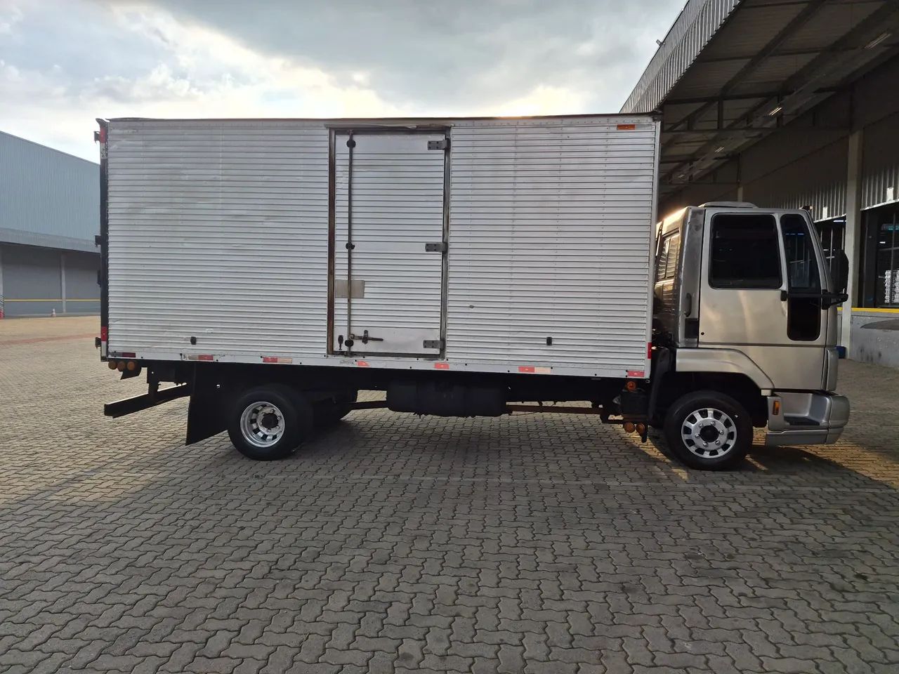 Ford Cargo 815 - Foto 4
