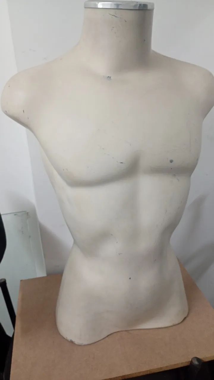 Menequin  Homem 1/2 corpo 2 bco e 2 preto75x35