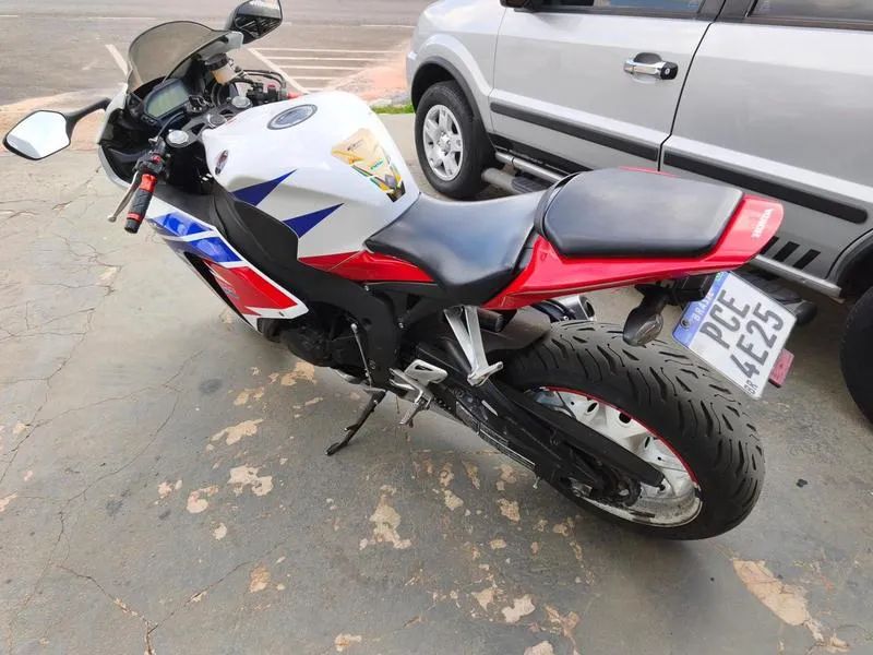 HONDA CBR 1000RR 2014 - Foto 2