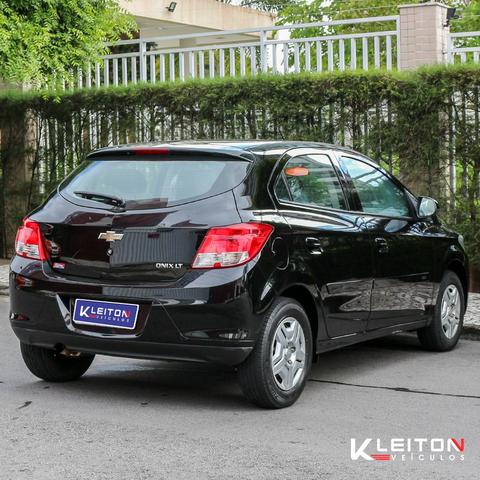 Chevrolet Onix 1.0 LT Spe/4 2013/2014 - Foto 2