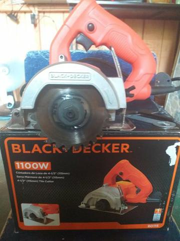 Serra Black Decker nova usada apena 1 vez. c/. 2 disco