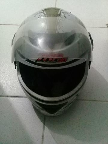 Capacete
