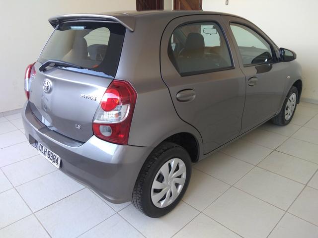 ETIOS Hatch X 1.3L Flex Manual 2019 - Foto 9