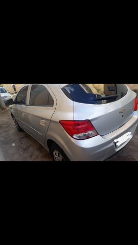 Onix 1.0 Flex 2014 completo 60km (GNV) muito conservado - Foto 4