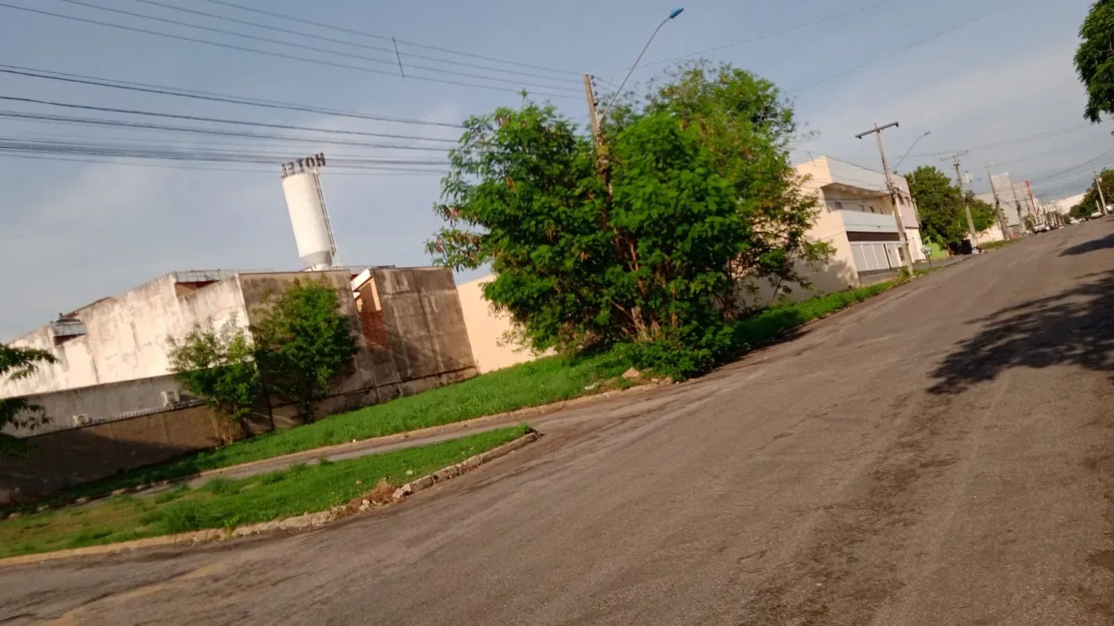 Vende-se lote de esquina na 103 sul próximo da Av Lo 01 - Foto 2