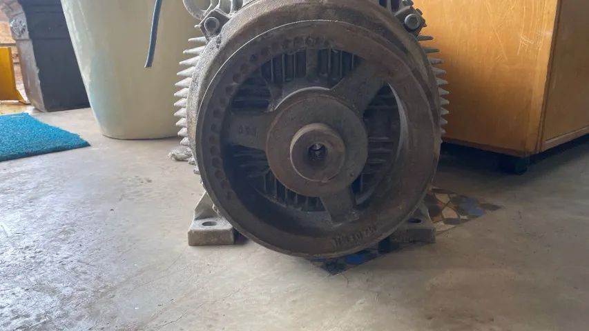 Motor Trifasico 50cv Simens - Foto 4