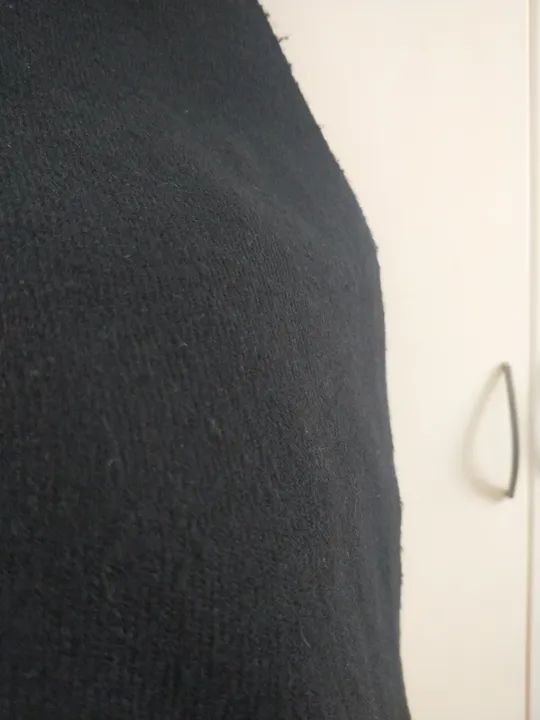 Cachecol preto de lã. - Foto 4