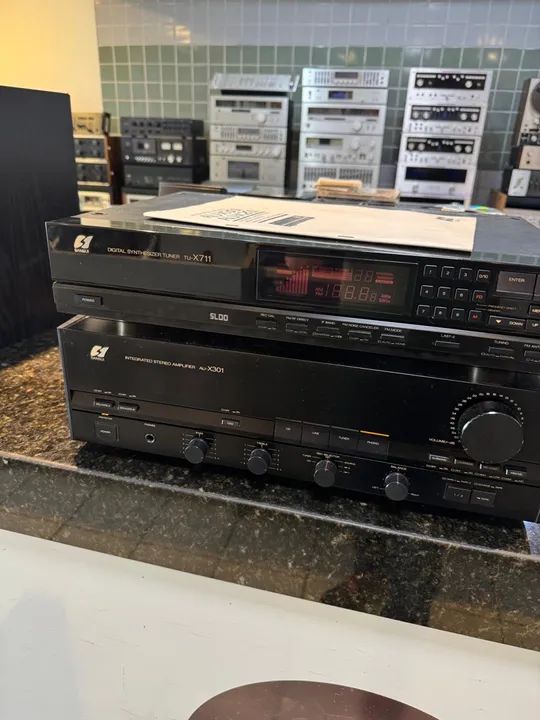 Conjunto de Som Estéreo Sansui Amplificador Integrado Au-X301 e Tuner Tu-X711 - Foto 3