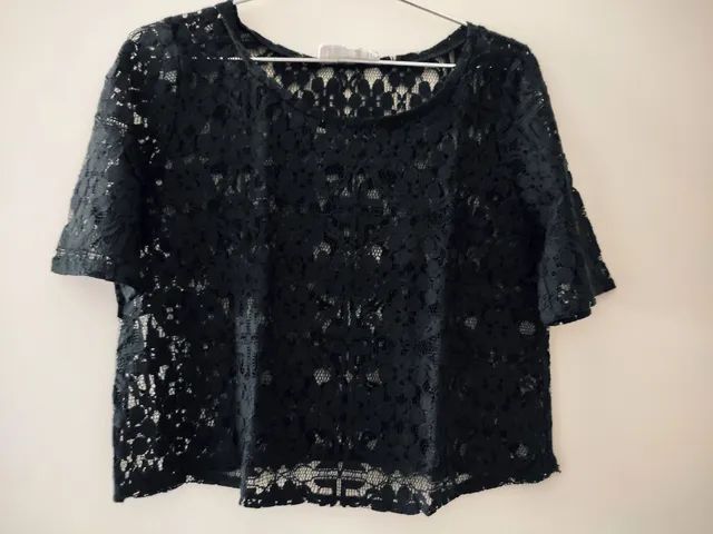 Blusas femininas de vários modelos  - Foto 2