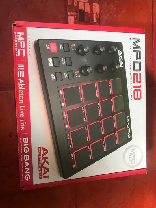AKAI MPD 218 - MIDI PAD Controladora - Foto 5