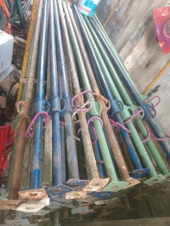 Escoras metálicas 4.50 de alturas - Foto 5