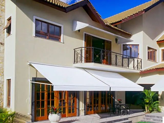 Toldo retrátil / cortina retrátil 