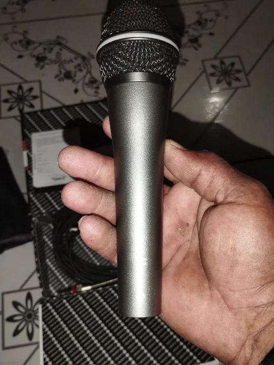 Microfone Condensador Profissional para Estúdio e Live