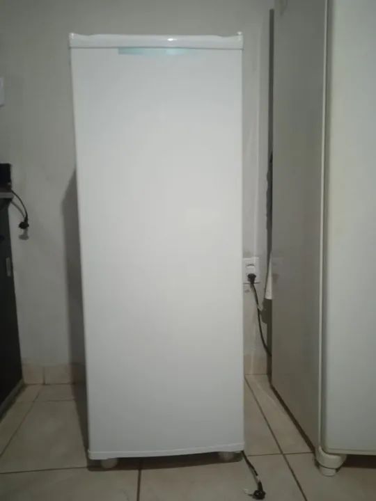 Vende-se freezer vertical 