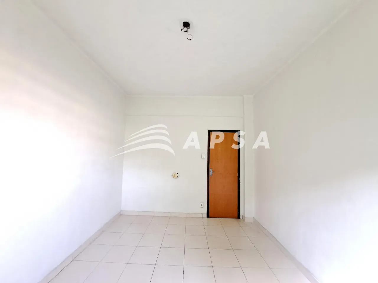 EXCELENTE SALA COMERCIAL, COM 20M2, SITUADA NO CORAÇÃO DO MEIER, COMERCIO, BANCOS, TRANSPO