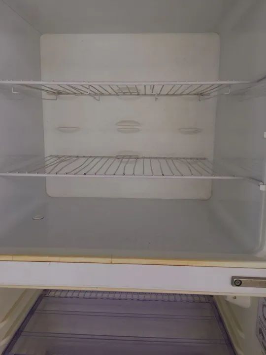 Geladeira Continental Duplex com adesivos - Foto 3