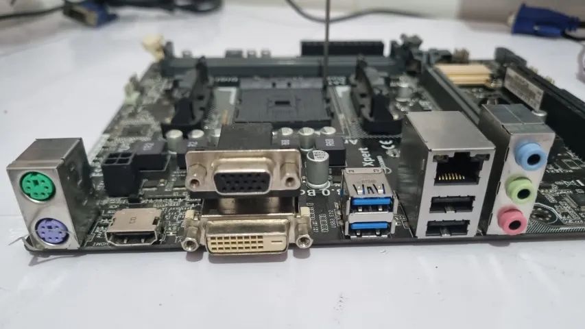 Placa mãe Asus com defeito - Foto 2