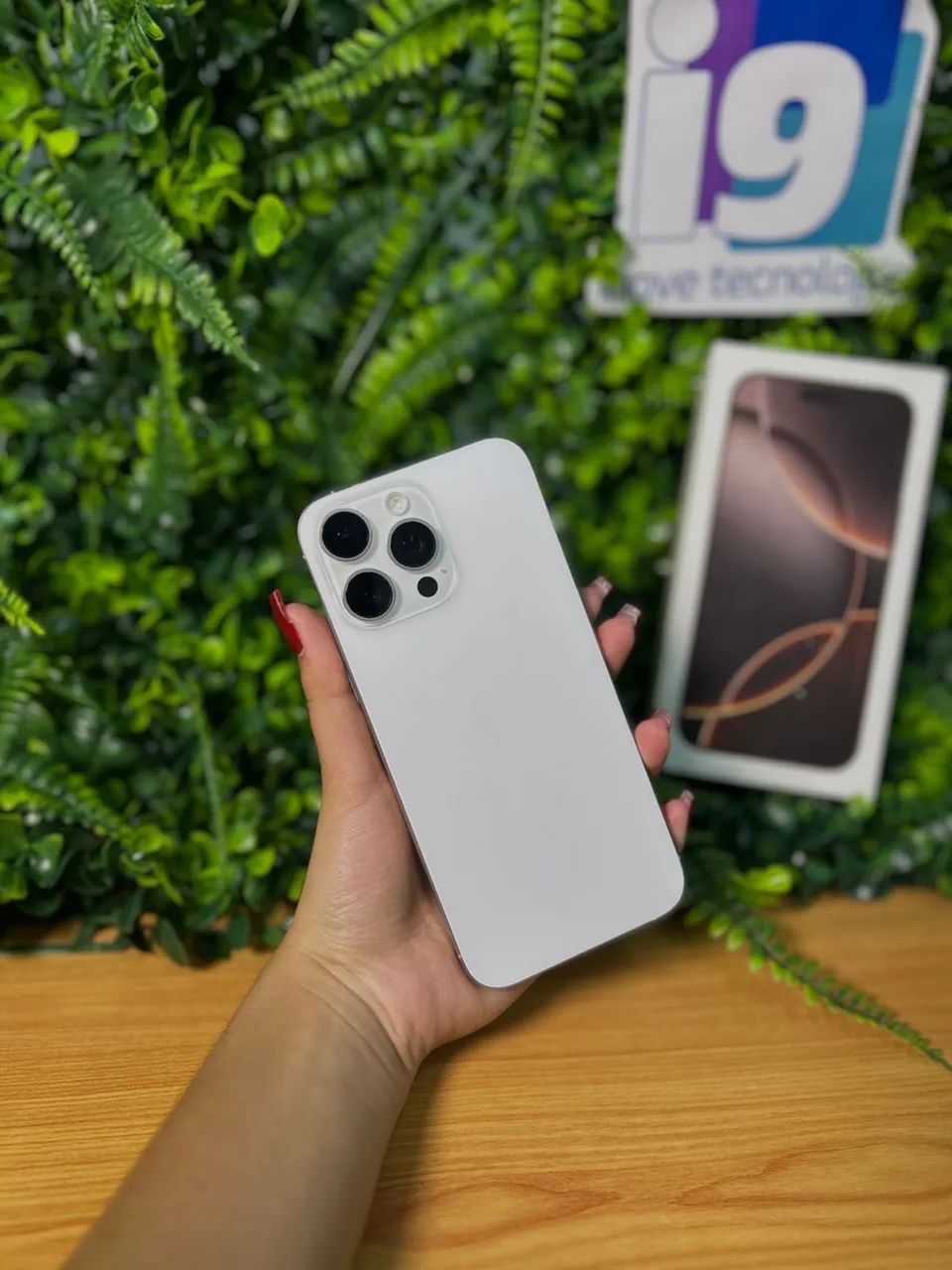 iPhone 16 pro Max Branco 256GB 97% Com caixa, Garantia Apple até 6
