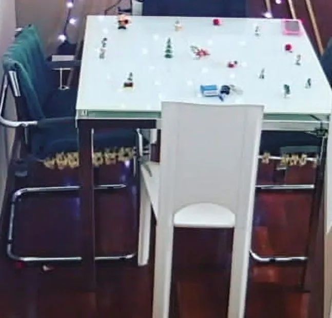 Mesa de Jantar  tampo vidro e aço cromado