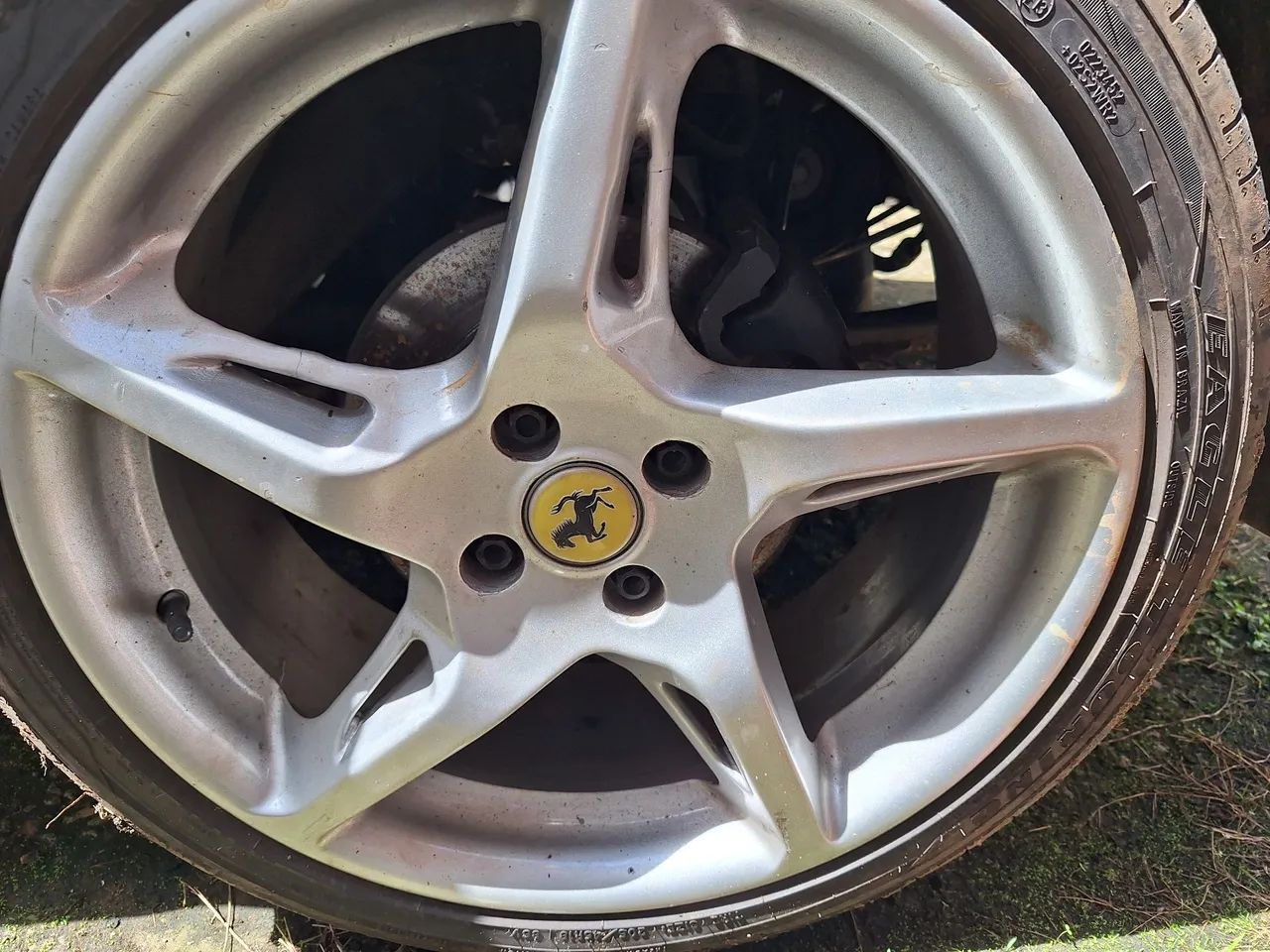 Rodas de liga leve Ferrari - Foto 4