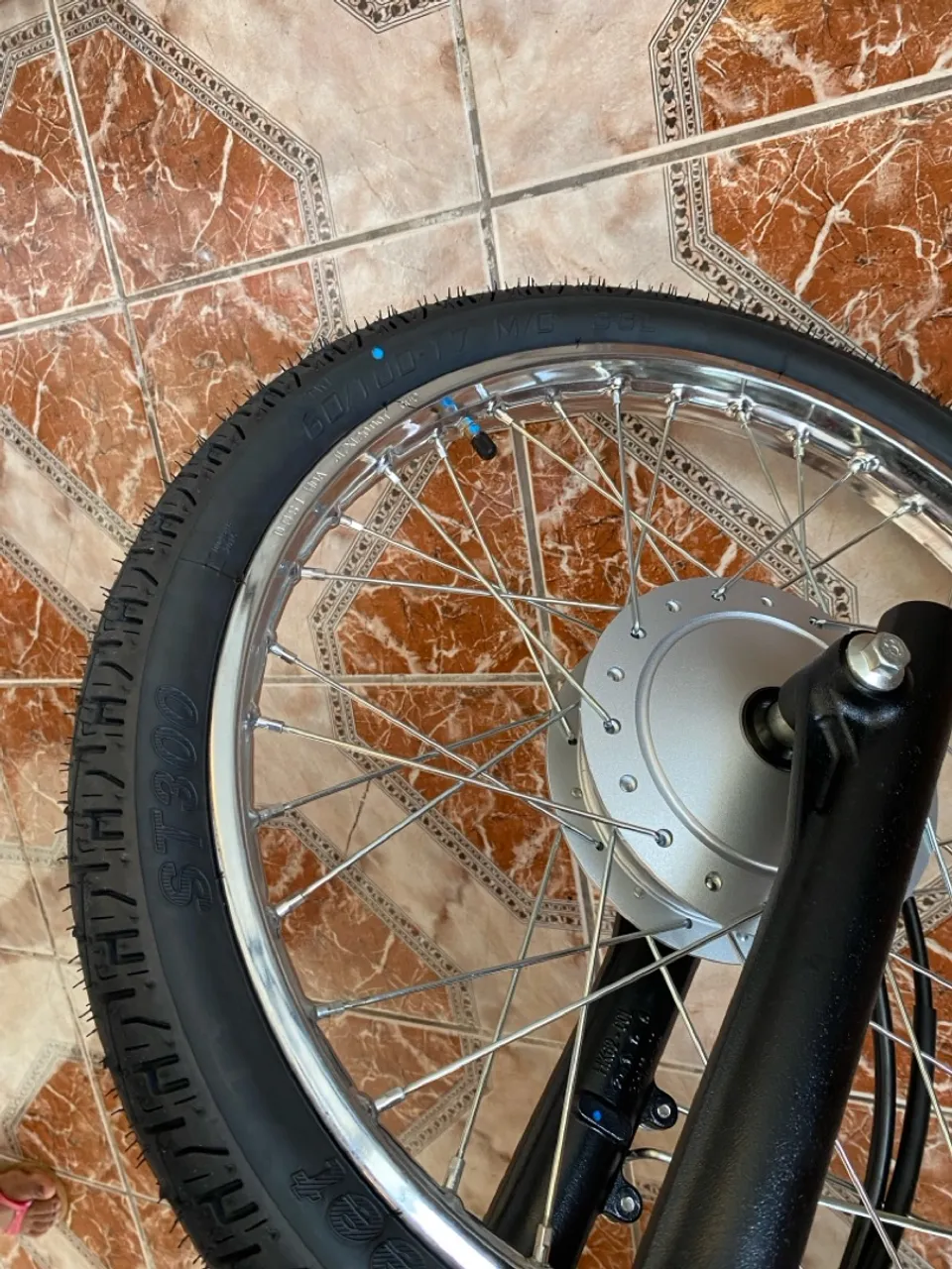 Pneu da moto pop