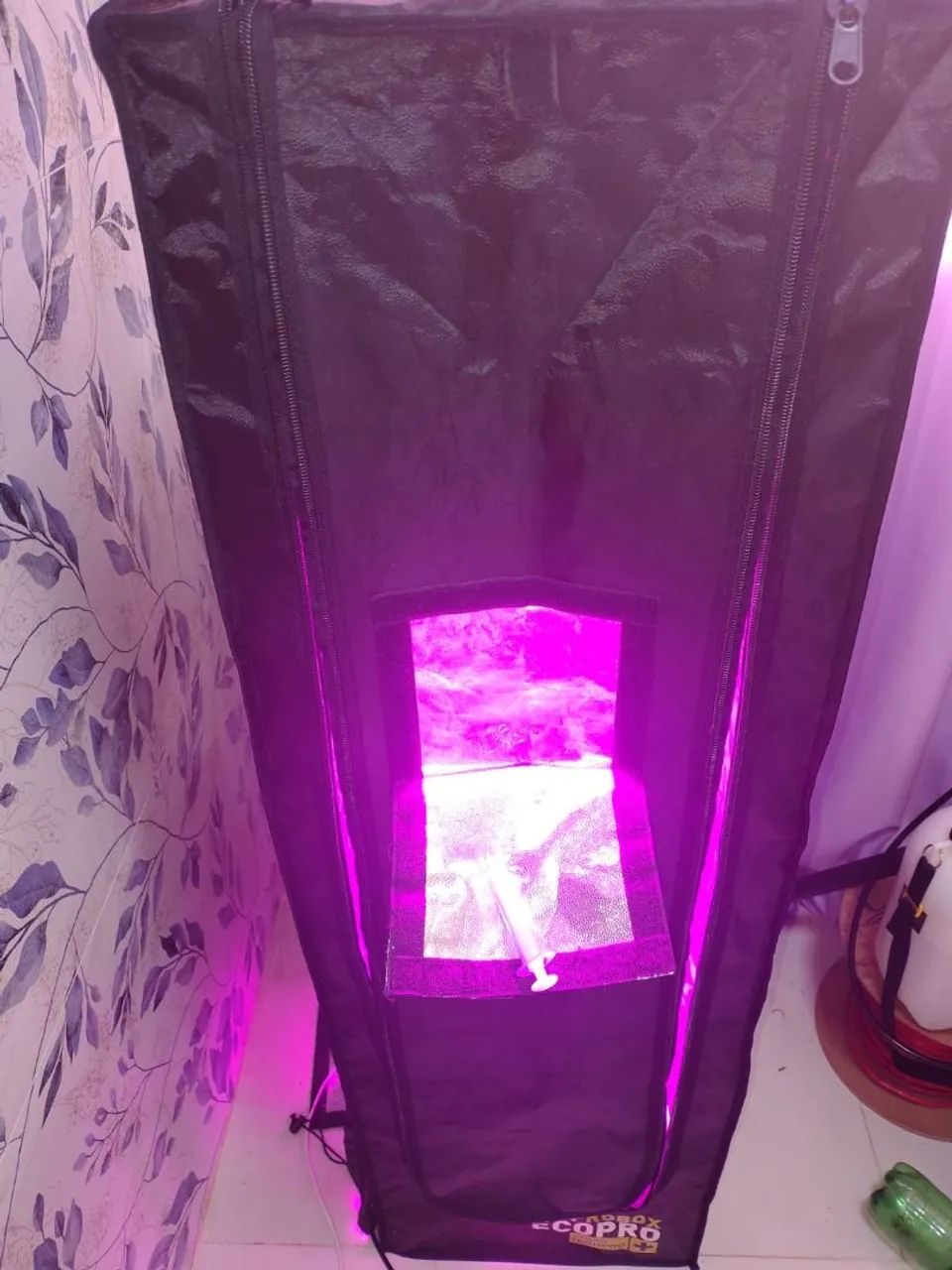 Estufa de cultivo compacta com iluminação LED - Foto 3