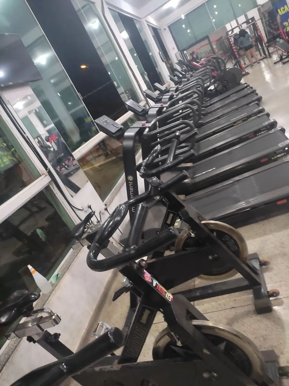 Vendo academia completa 