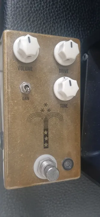 Pedal de overdrive para guitarra