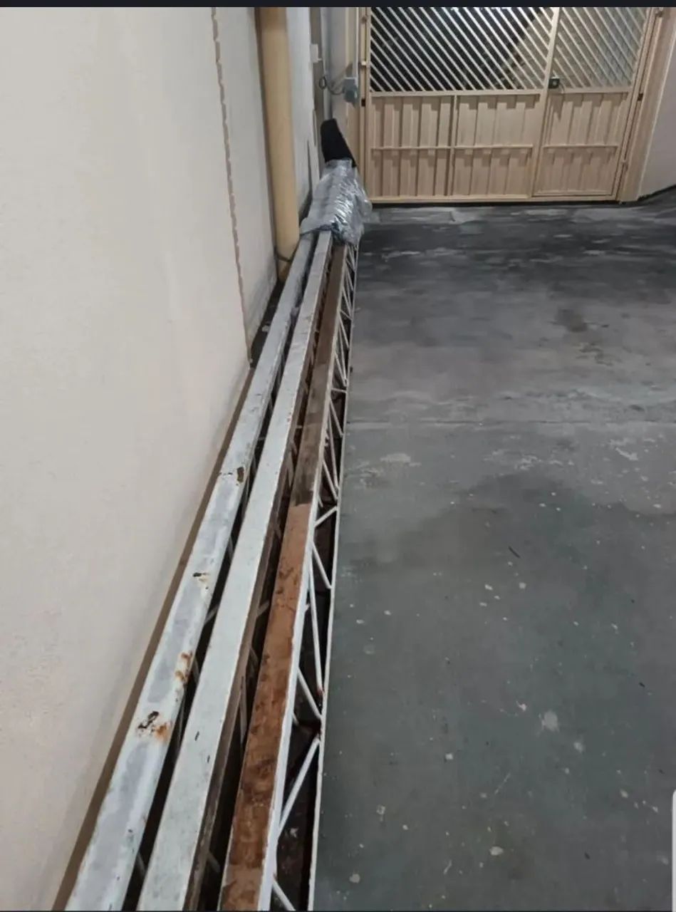 3 treliças com 6 metros cada