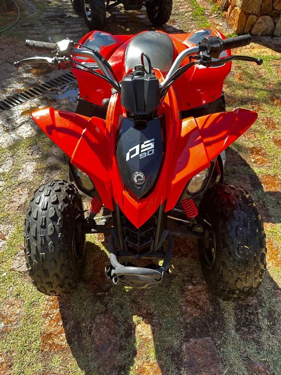 Quadriciclos novíssimos a venda