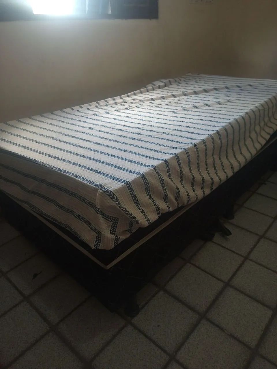 Cama box + colchão D28
