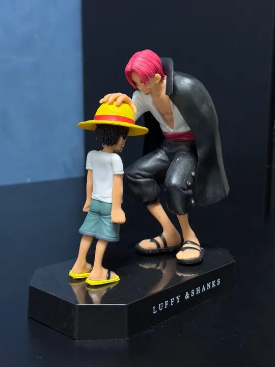 Boneco Luffy e Shanks One Piece